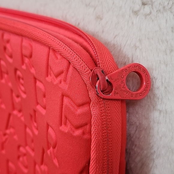 MARC  BY  MARC JACOBS Neon  Neoprene  Tablet Case - Picture 13 of 16